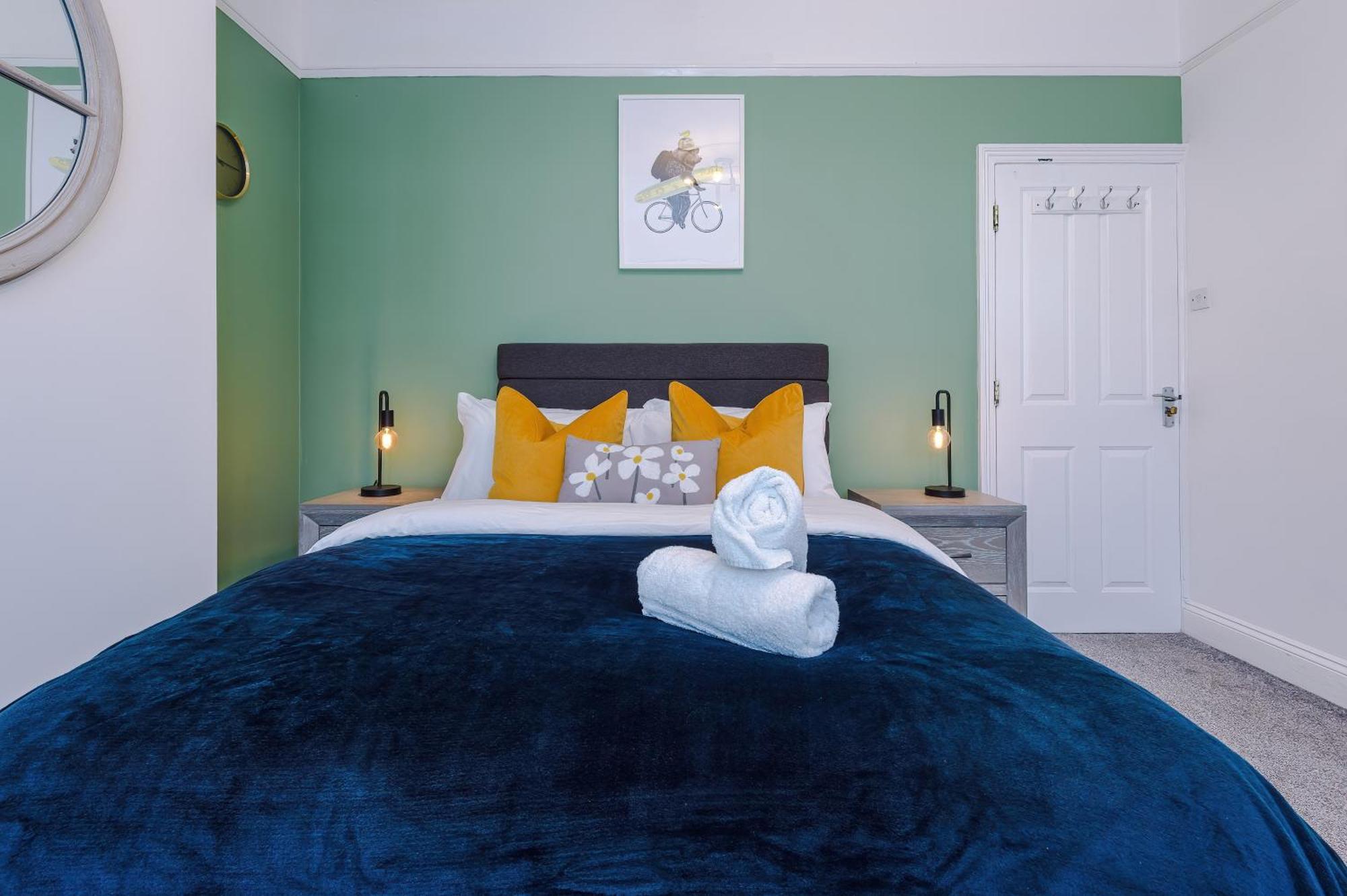 Incredible - Five Bedroom - 7 Actual Beds - 6 Bathroom House By Purestay - Central Bath With Parking Exteriér fotografie