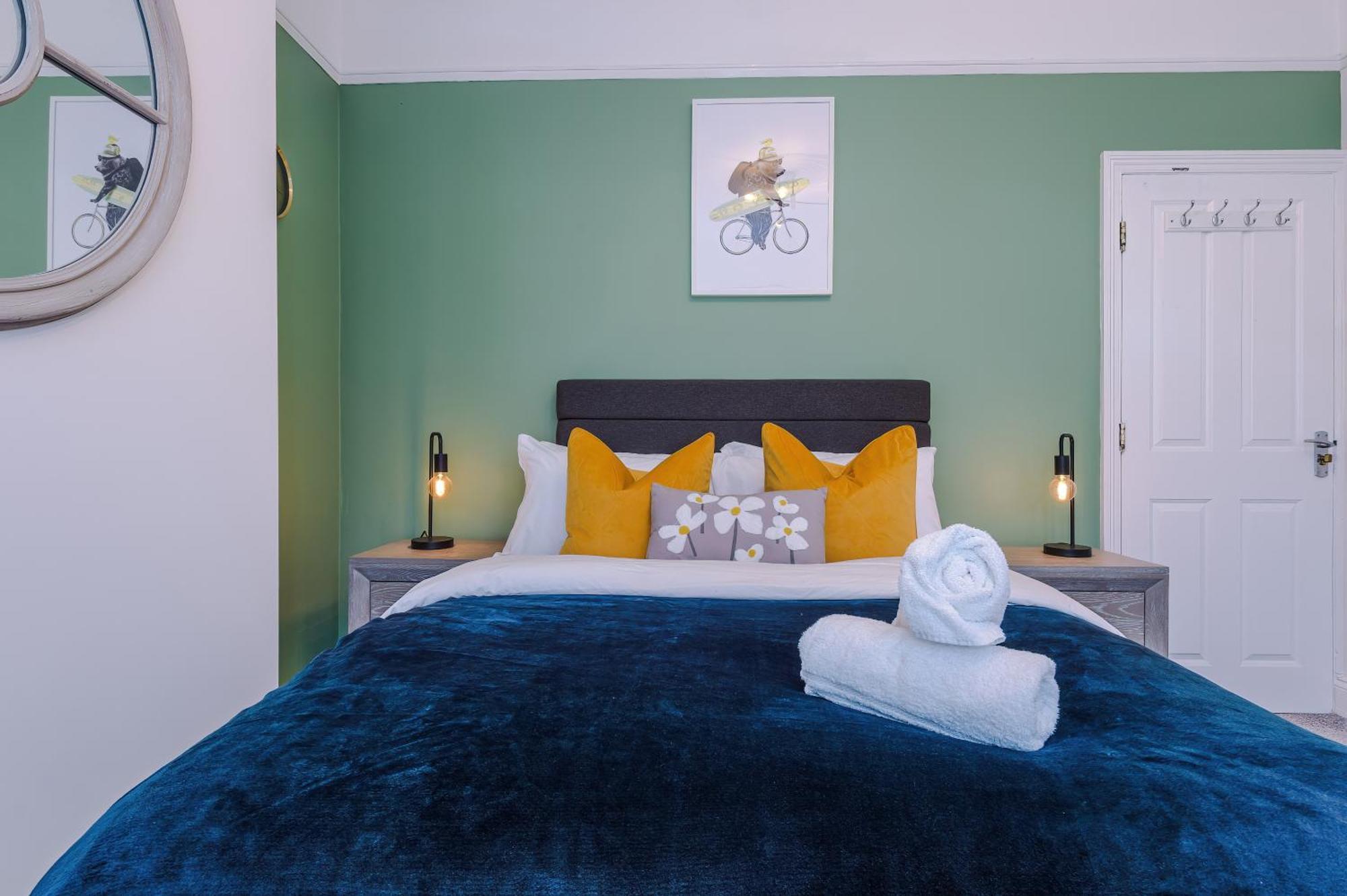 Incredible - Five Bedroom - 7 Actual Beds - 6 Bathroom House By Purestay - Central Bath With Parking Exteriér fotografie