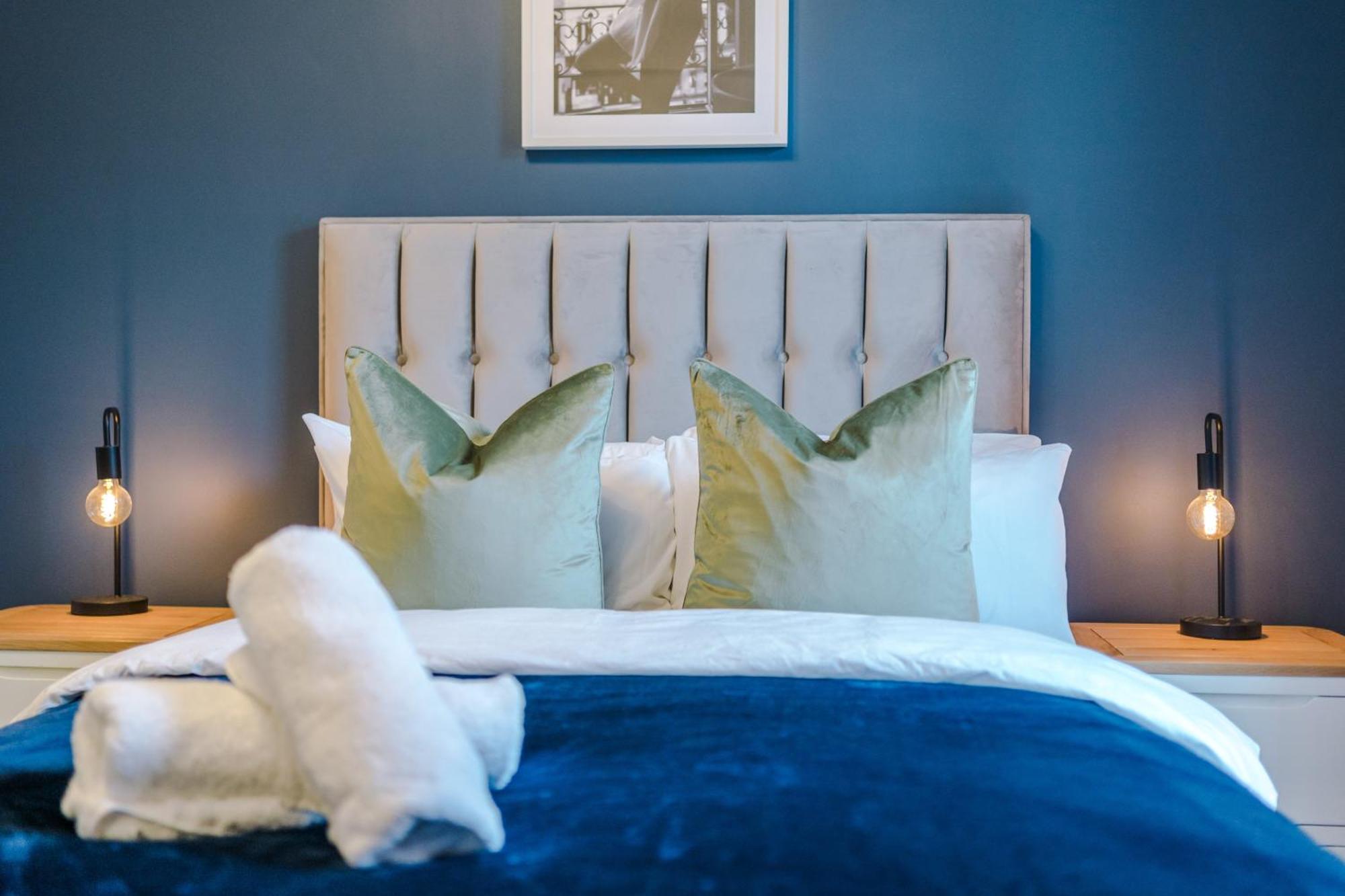 Incredible - Five Bedroom - 7 Actual Beds - 6 Bathroom House By Purestay - Central Bath With Parking Exteriér fotografie