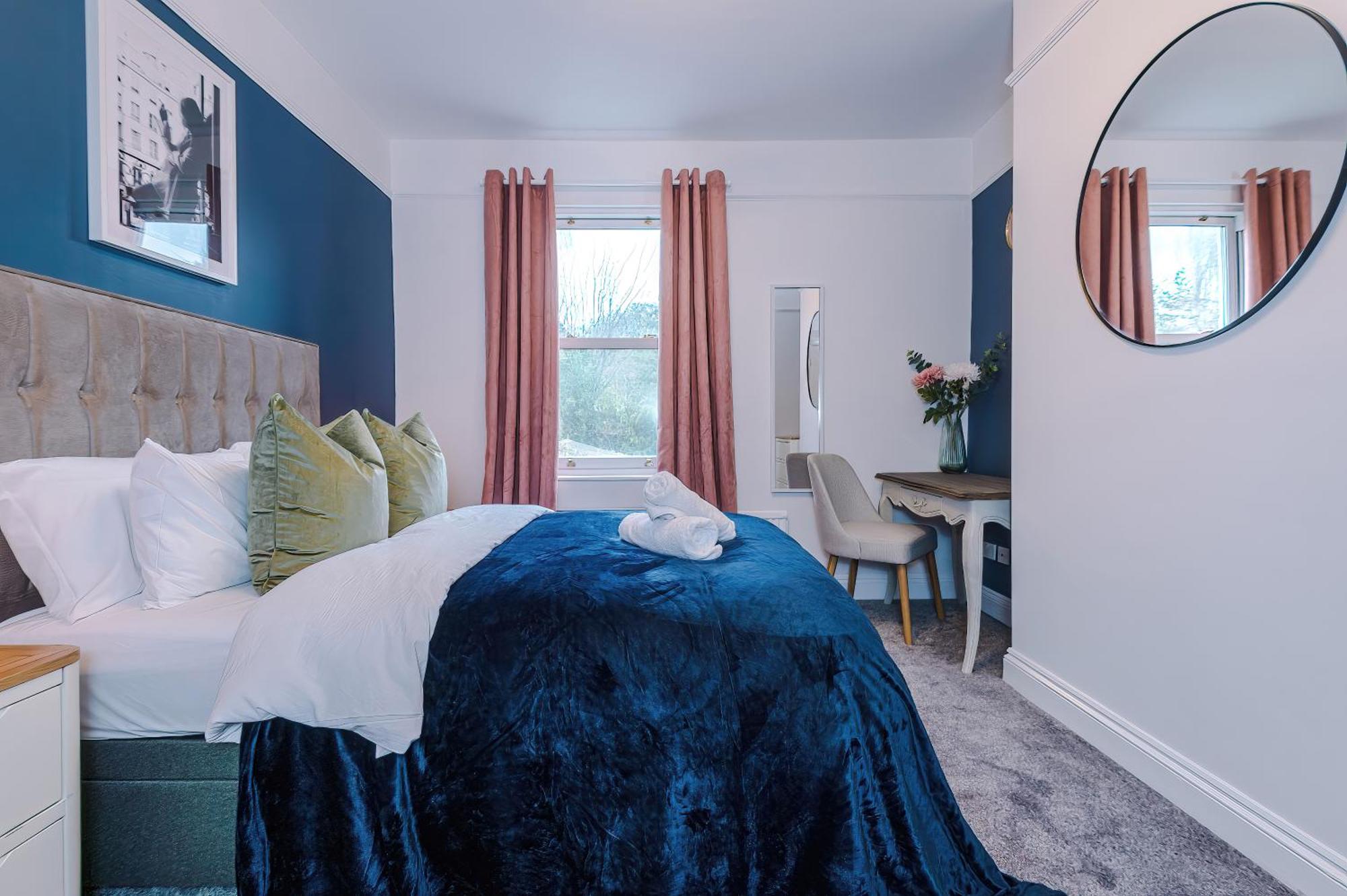 Incredible - Five Bedroom - 7 Actual Beds - 6 Bathroom House By Purestay - Central Bath With Parking Exteriér fotografie