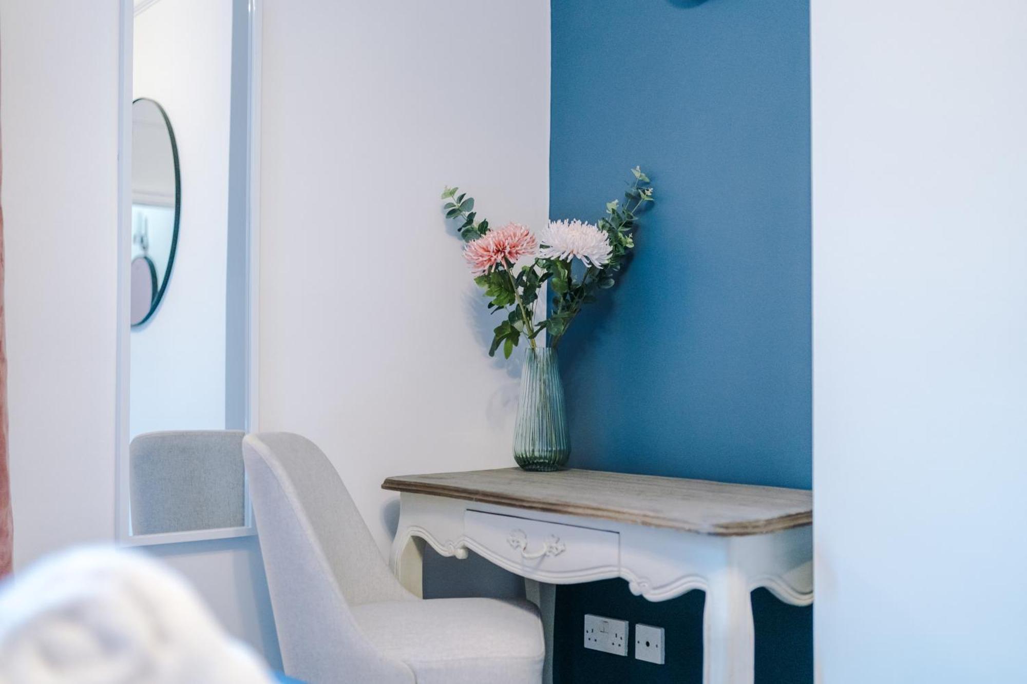 Incredible - Five Bedroom - 7 Actual Beds - 6 Bathroom House By Purestay - Central Bath With Parking Exteriér fotografie