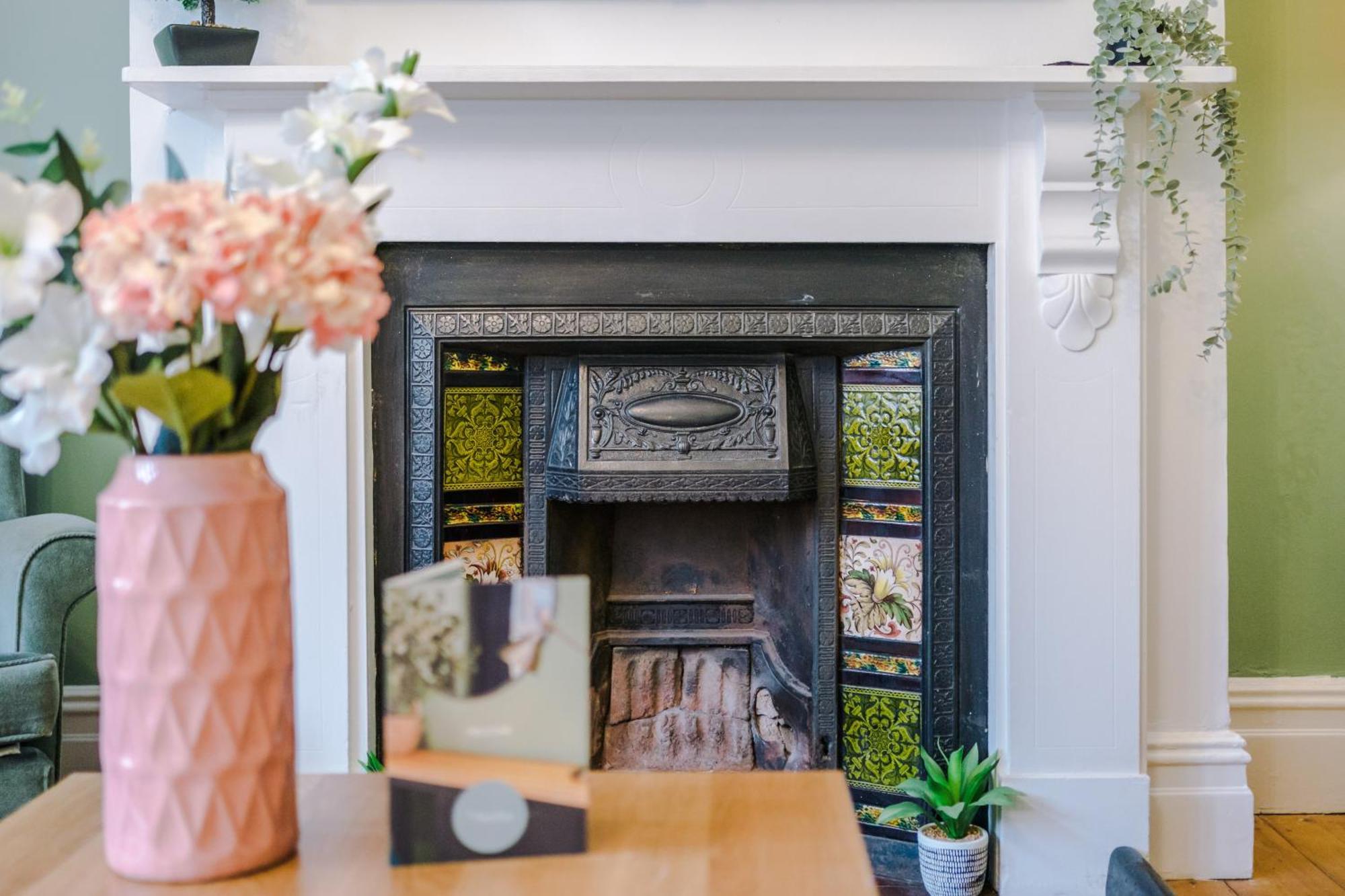 Incredible - Five Bedroom - 7 Actual Beds - 6 Bathroom House By Purestay - Central Bath With Parking Exteriér fotografie