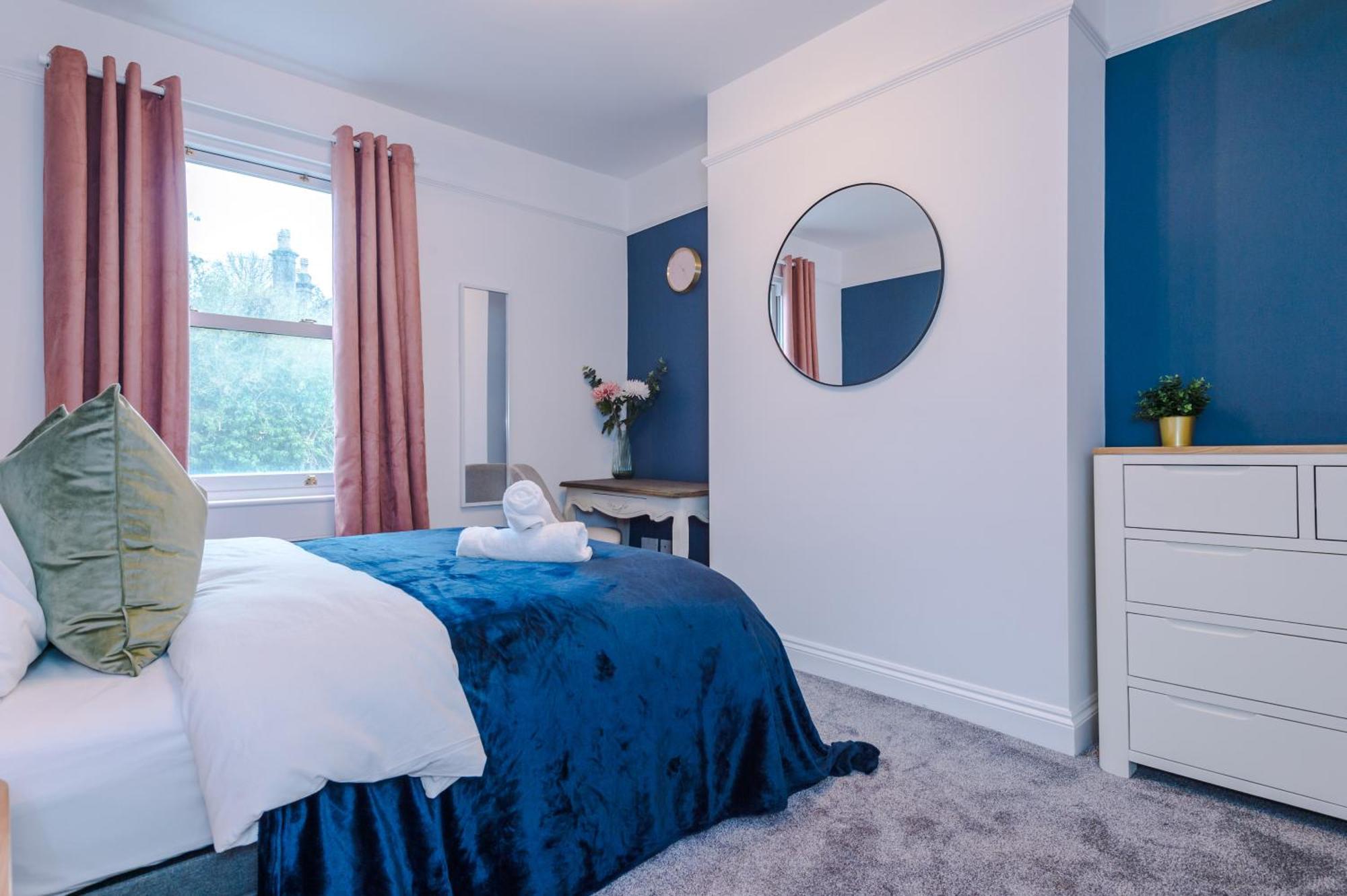 Incredible - Five Bedroom - 7 Actual Beds - 6 Bathroom House By Purestay - Central Bath With Parking Exteriér fotografie