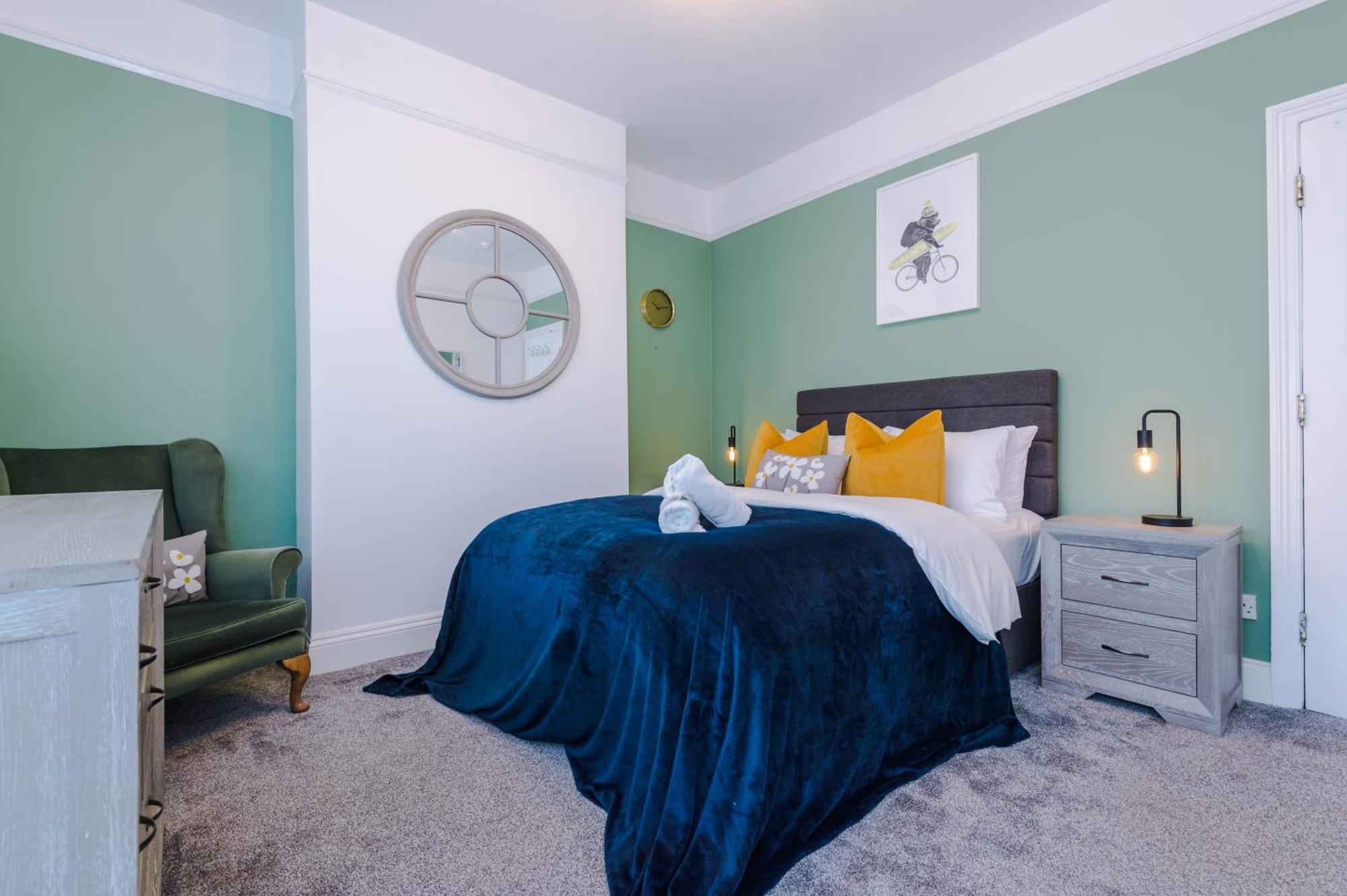 Incredible - Five Bedroom - 7 Actual Beds - 6 Bathroom House By Purestay - Central Bath With Parking Exteriér fotografie