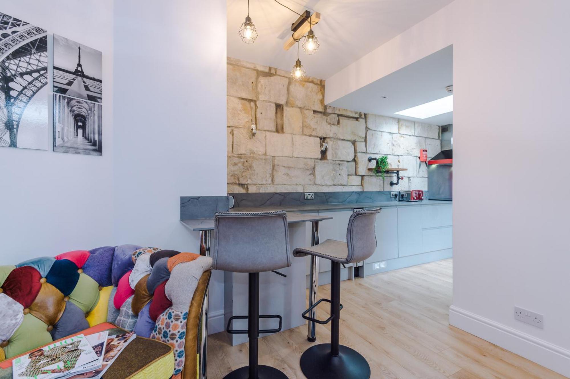Incredible - Five Bedroom - 7 Actual Beds - 6 Bathroom House By Purestay - Central Bath With Parking Exteriér fotografie