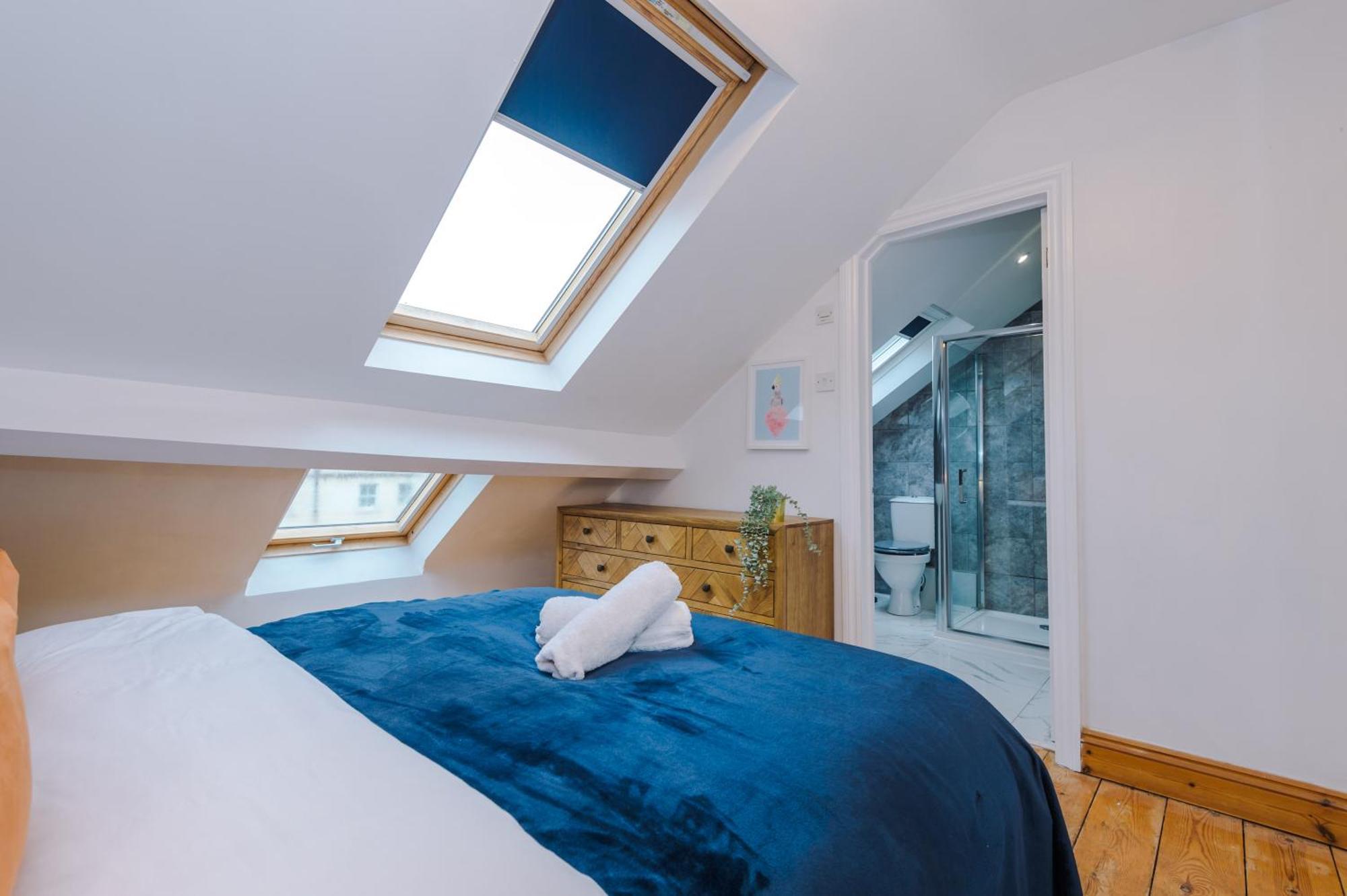 Incredible - Five Bedroom - 7 Actual Beds - 6 Bathroom House By Purestay - Central Bath With Parking Exteriér fotografie