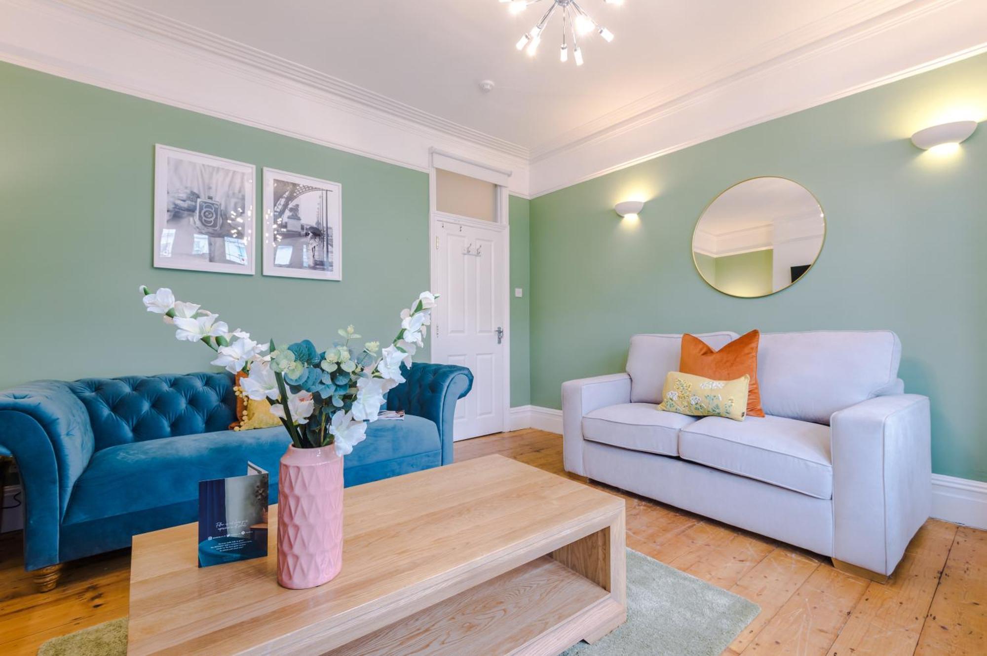 Incredible - Five Bedroom - 7 Actual Beds - 6 Bathroom House By Purestay - Central Bath With Parking Exteriér fotografie
